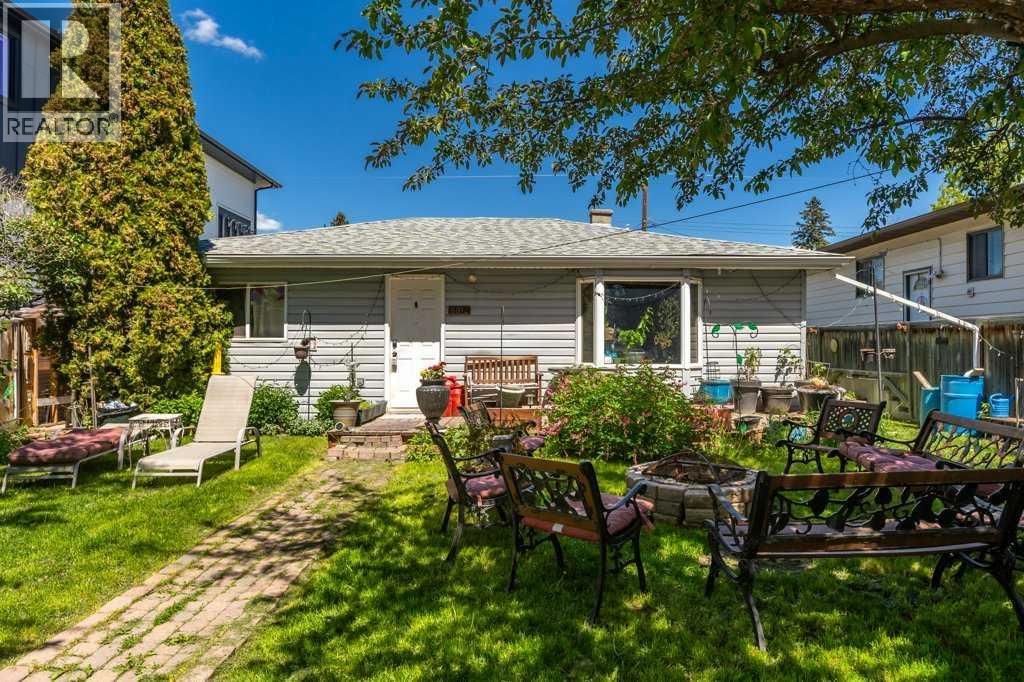 8812 46 Avenue NW, Calgary, Alberta  T3B 1Y8 - Photo 1 - A2319684