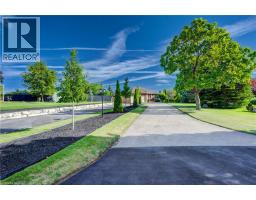 11 CECIL KENNEDY Court, Petersburg, Ontario