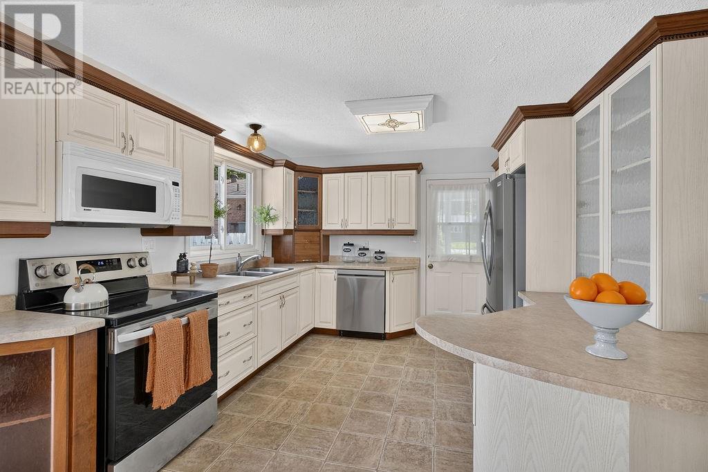 58 Edgecliff Crescent, Garson, Ontario  P3L 1H8 - Photo 2 - 2130441