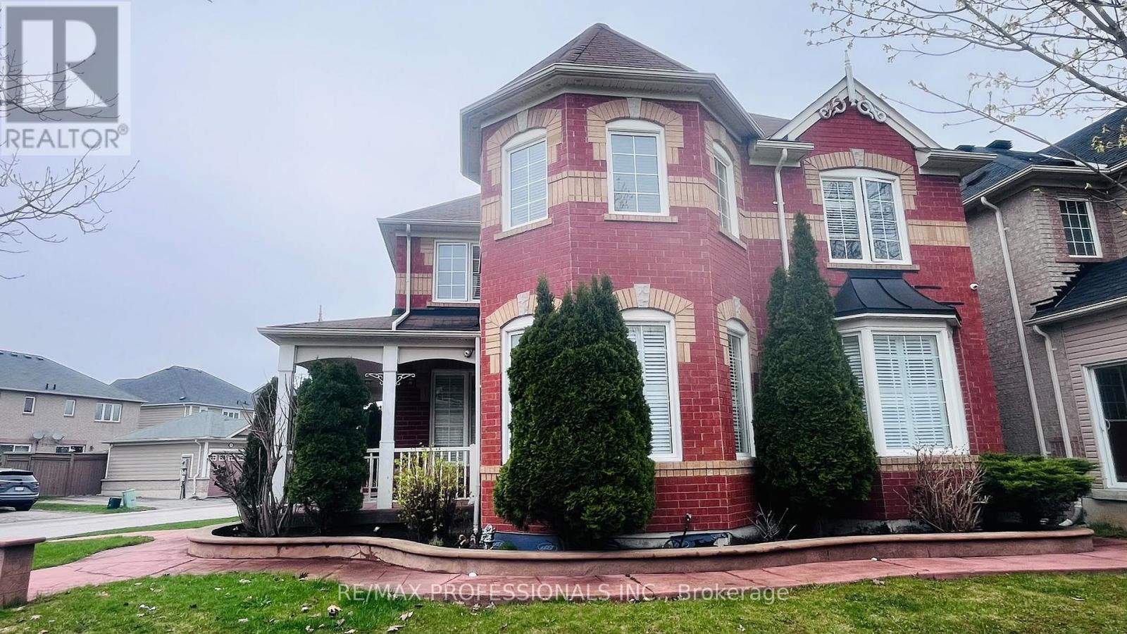 49 Colchester Street, Markham, Ontario  L6B 1K3 - Photo 3 - N13803808