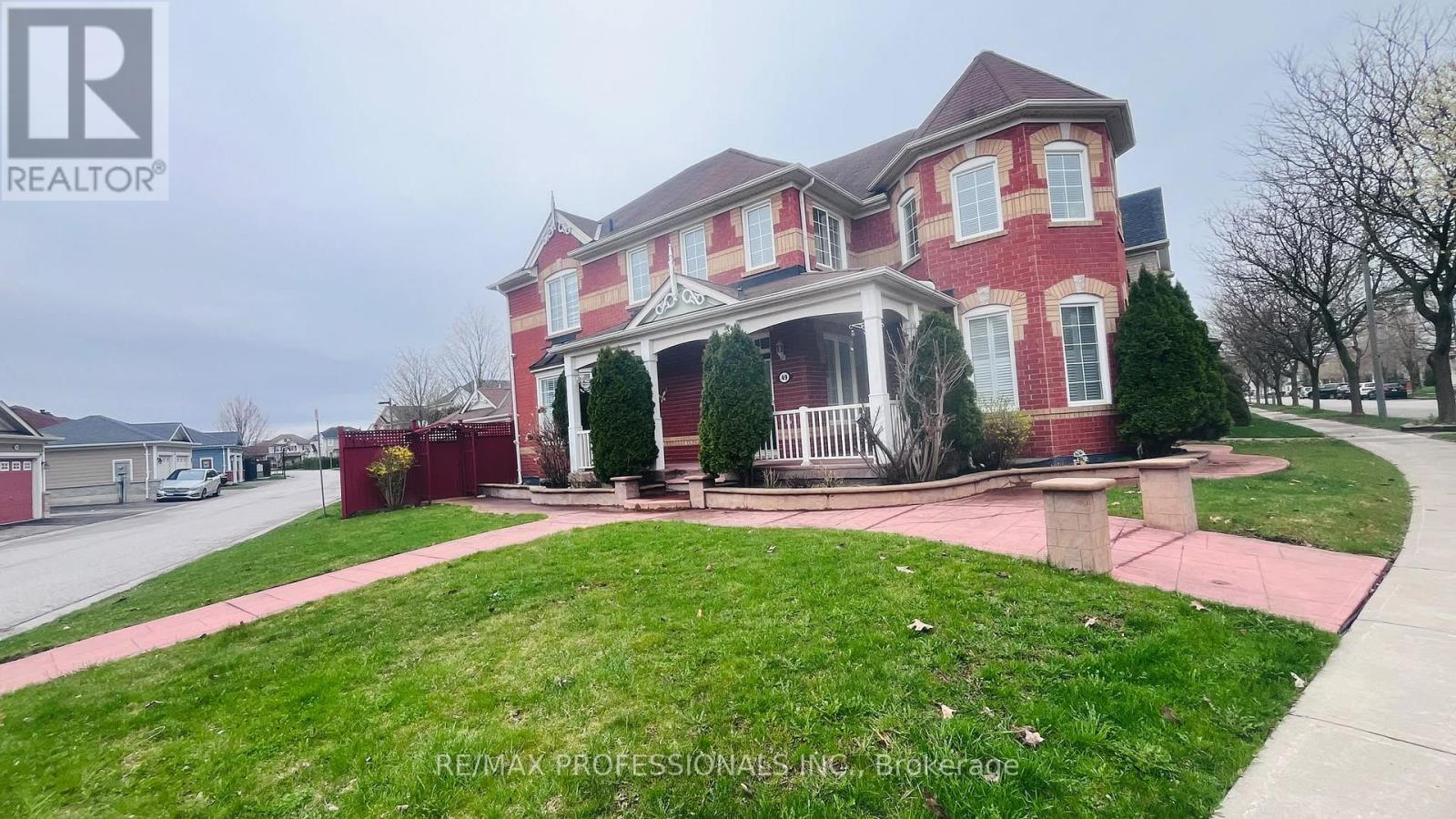 49 Colchester Street, Markham, Ontario  L6B 1K3 - Photo 2 - N13803808