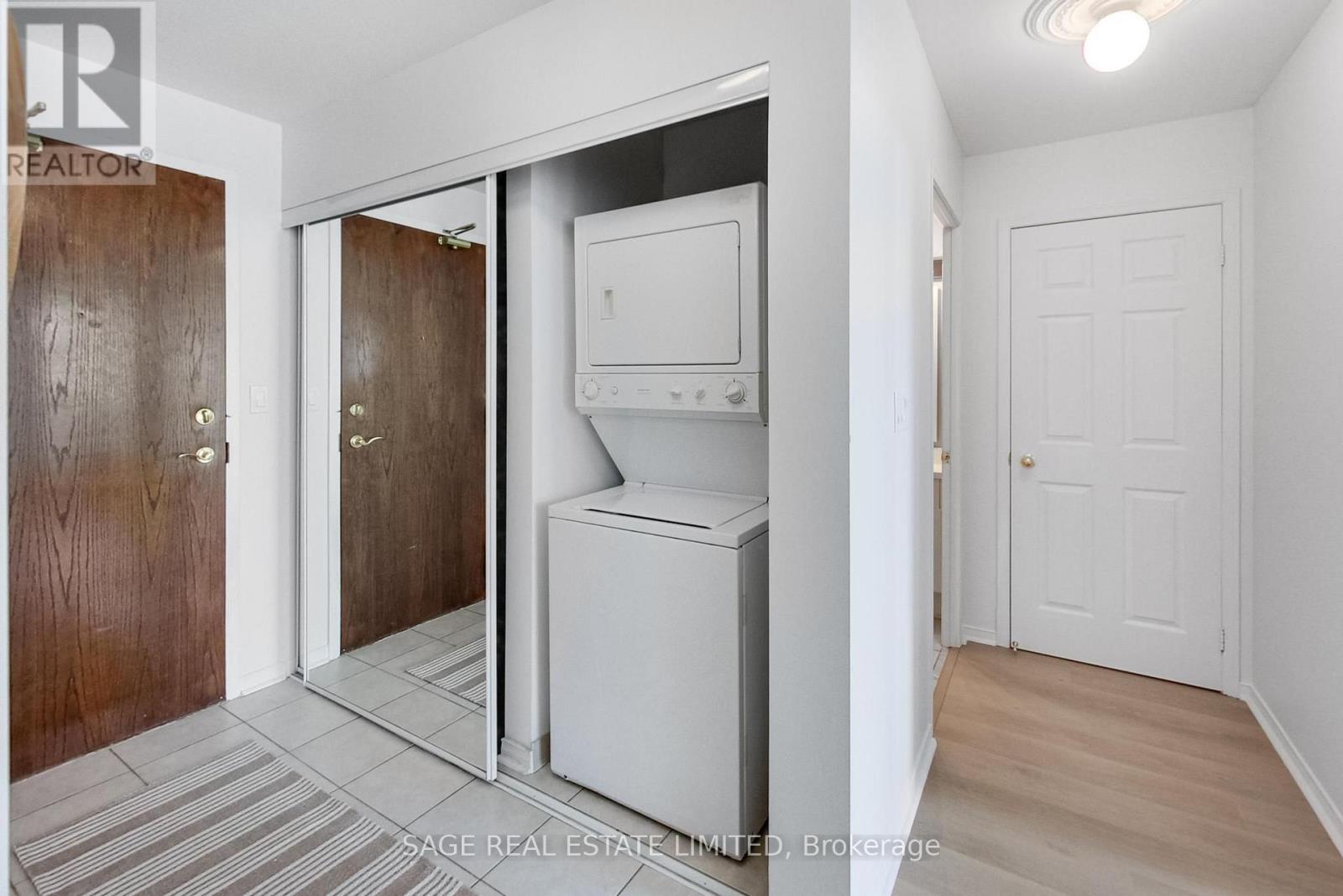 1206 - 9 Michael Power Place, Toronto, Ontario  M9A 0A5 - Photo 4 - W13798522