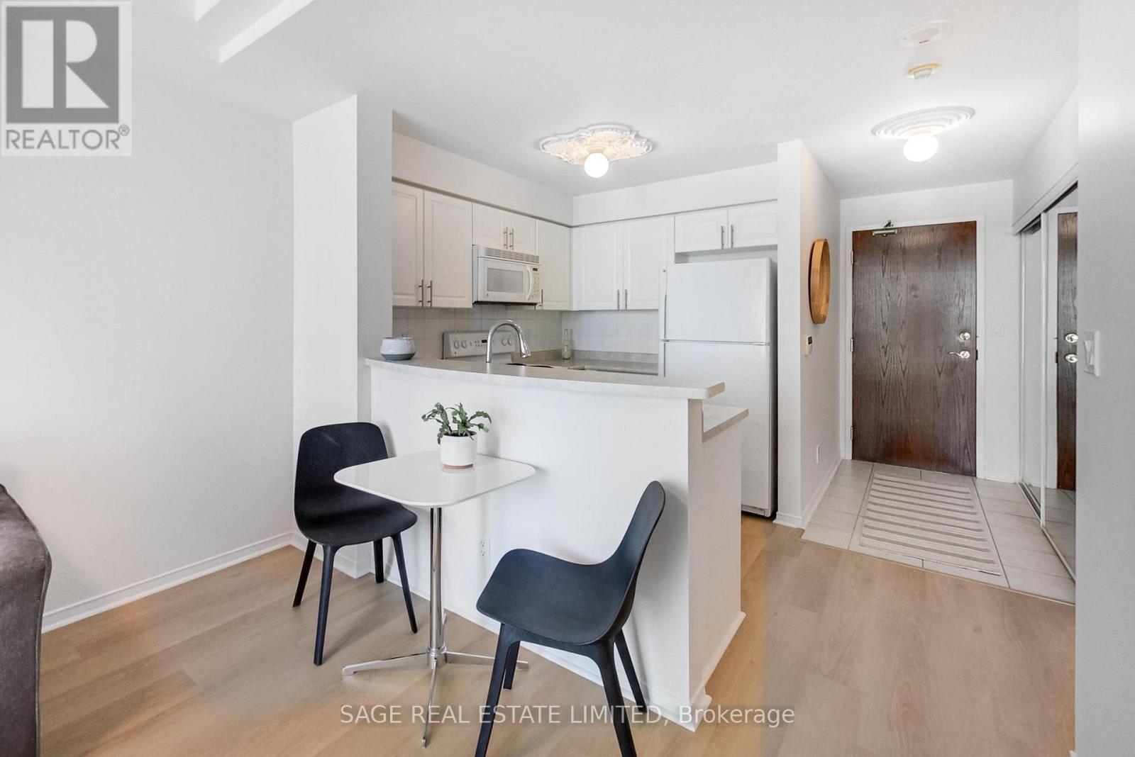 1206 - 9 Michael Power Place, Toronto, Ontario  M9A 0A5 - Photo 9 - W13798522