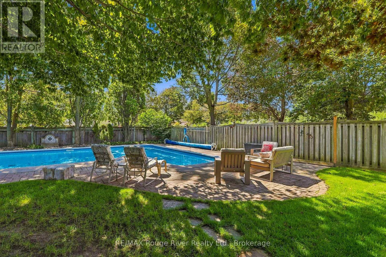 7 Lyndhurst Crescent, Whitby, Ontario  L1R 1E4 - Photo 43 - E13804584