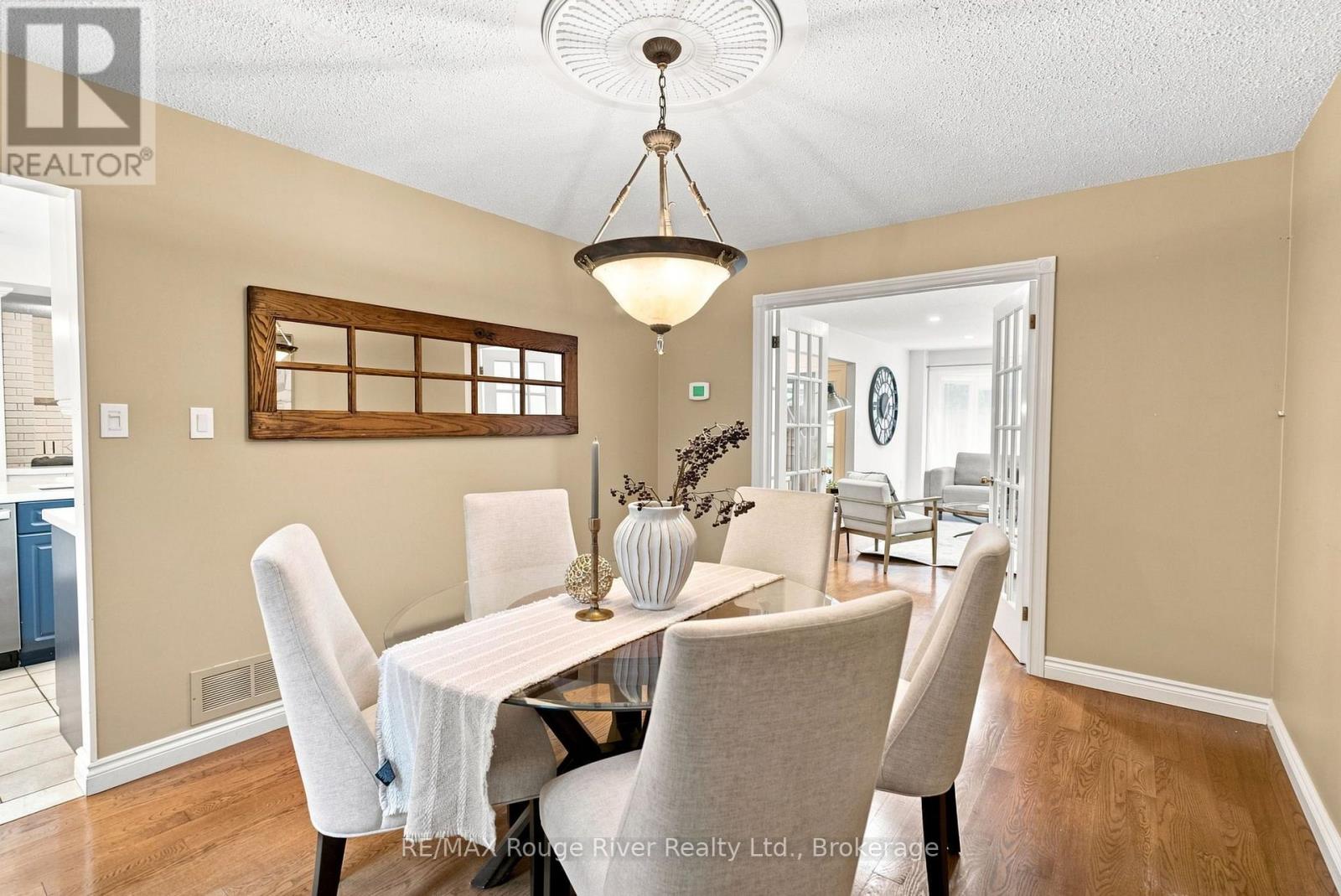 7 Lyndhurst Crescent, Whitby, Ontario  L1R 1E4 - Photo 7 - E13804584