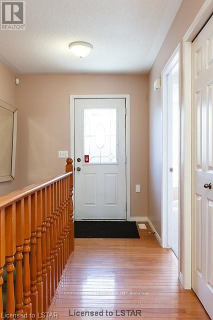3 - 122 Sherwood Forest Square, London North, Ontario  N6G 5G8 - Photo 2 - X13804442