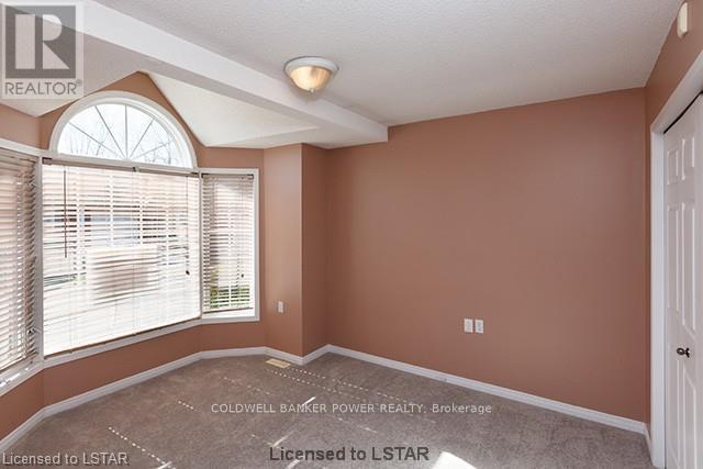 3 - 122 Sherwood Forest Square, London North, Ontario  N6G 5G8 - Photo 4 - X13804442