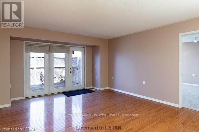 3 - 122 Sherwood Forest Square, London North, Ontario  N6G 5G8 - Photo 6 - X13804442
