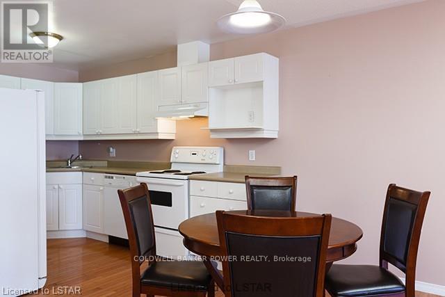 3 - 122 Sherwood Forest Square, London North, Ontario  N6G 5G8 - Photo 7 - X13804442