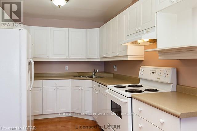 3 - 122 Sherwood Forest Square, London North, Ontario  N6G 5G8 - Photo 8 - X13804442