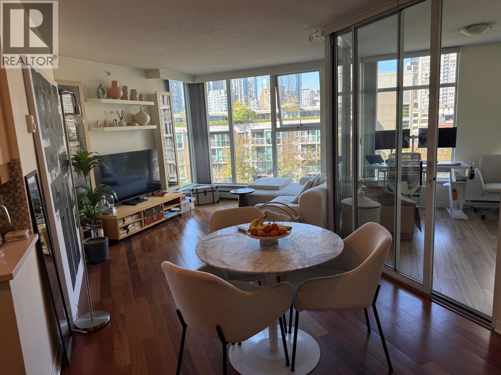 802 1009 Expo Boulevard, Vancouver, British Columbia  V6Z 2V9 - Photo 1 - R3165958
