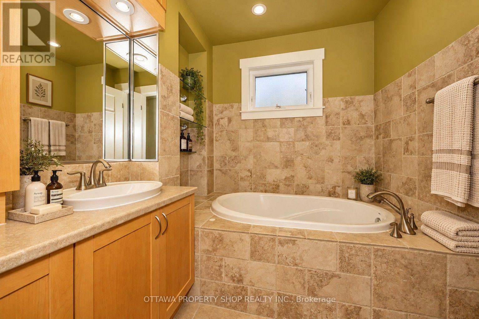 3146 Dumaurier Avenue, Ottawa, Ontario  K2B 8R1 - Photo 15 - X13804610