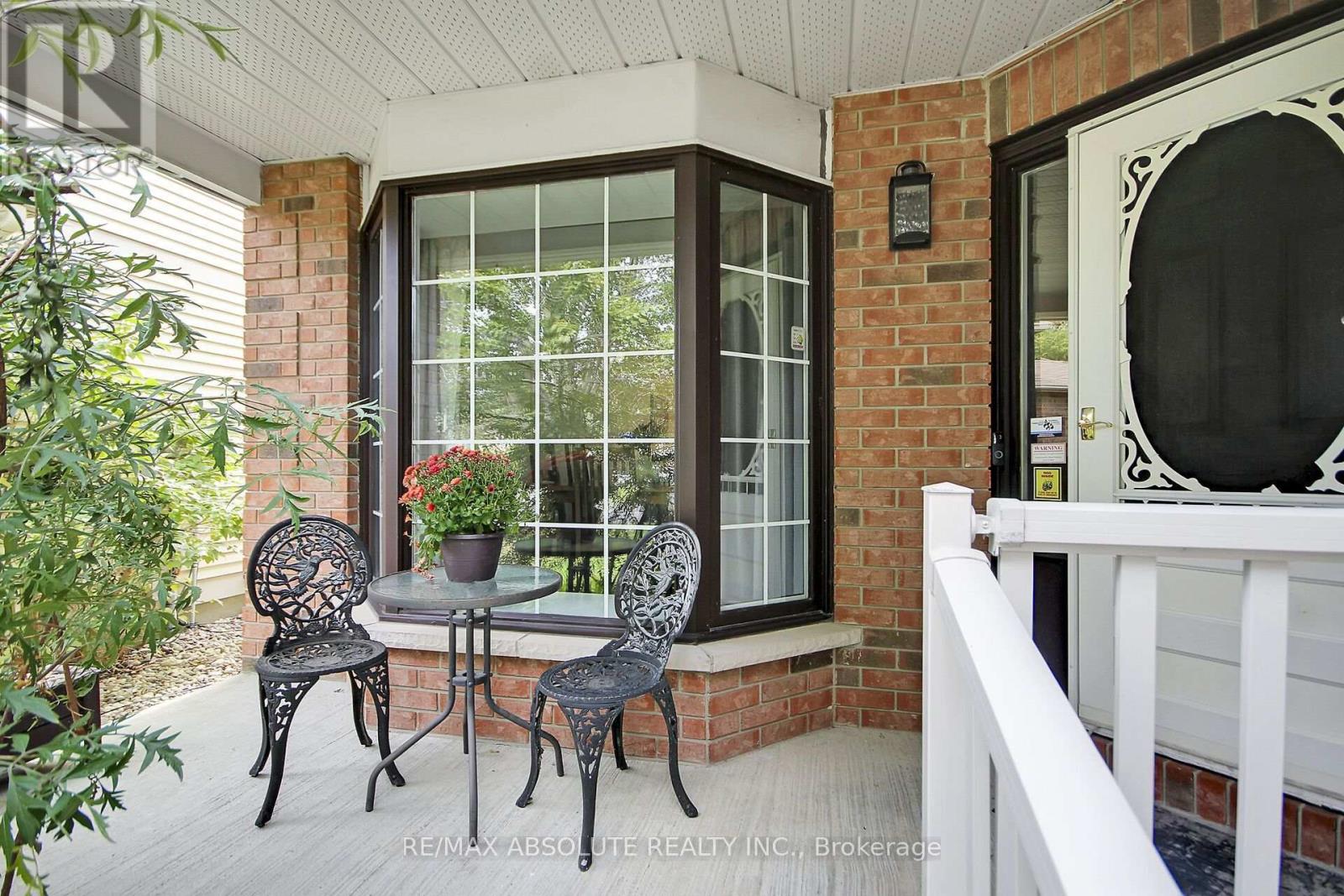 38 Forestglade Crescent, Ottawa, Ontario  K1G 5V8 - Photo 2 - X13804618