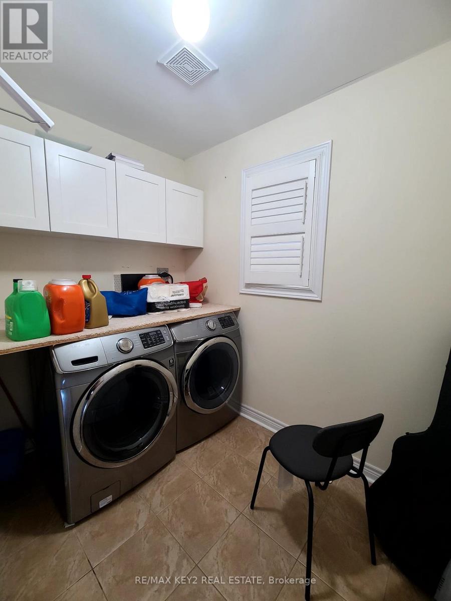 Upper - 1601 Dusty Drive, Pickering, Ontario  L1X 0C9 - Photo 19 - E13804450