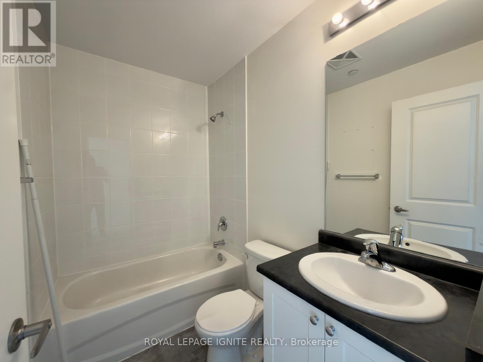 226 - 80 Aspen Springs Drive, Clarington, Ontario  L1C 0V4 - Photo 7 - E13804490