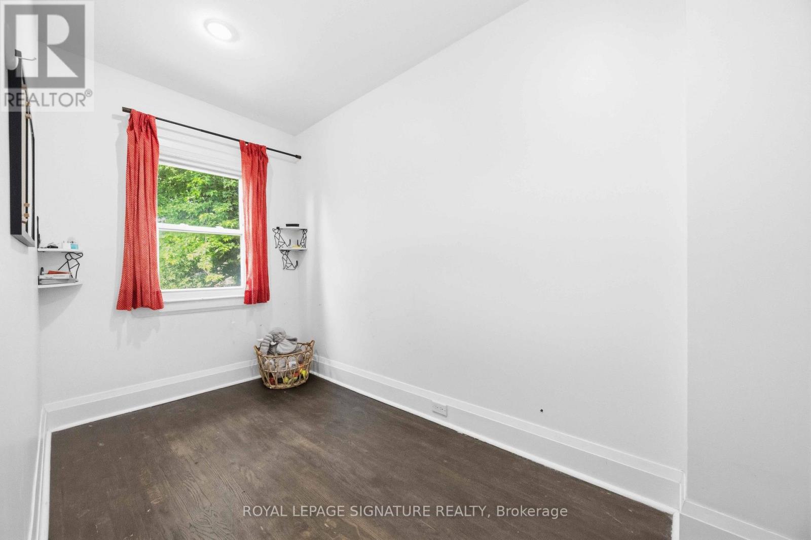 150 Elmer Avenue, Toronto, Ontario M4L 3S1 - Photo 13 - E13804612