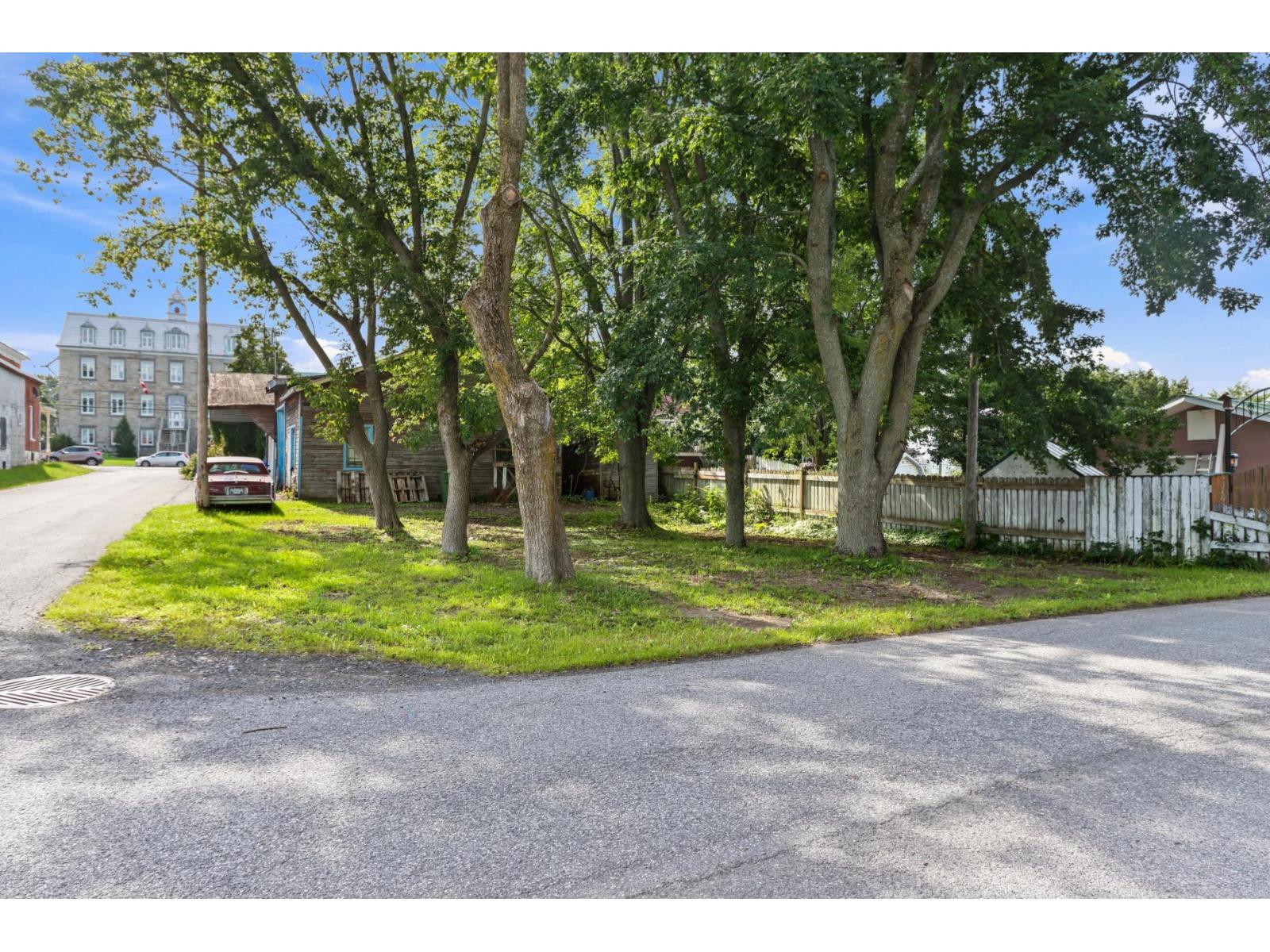 34Z Rue Alice-Laberge Saint-Chrysostome Quebec Canada J0S1R0 5