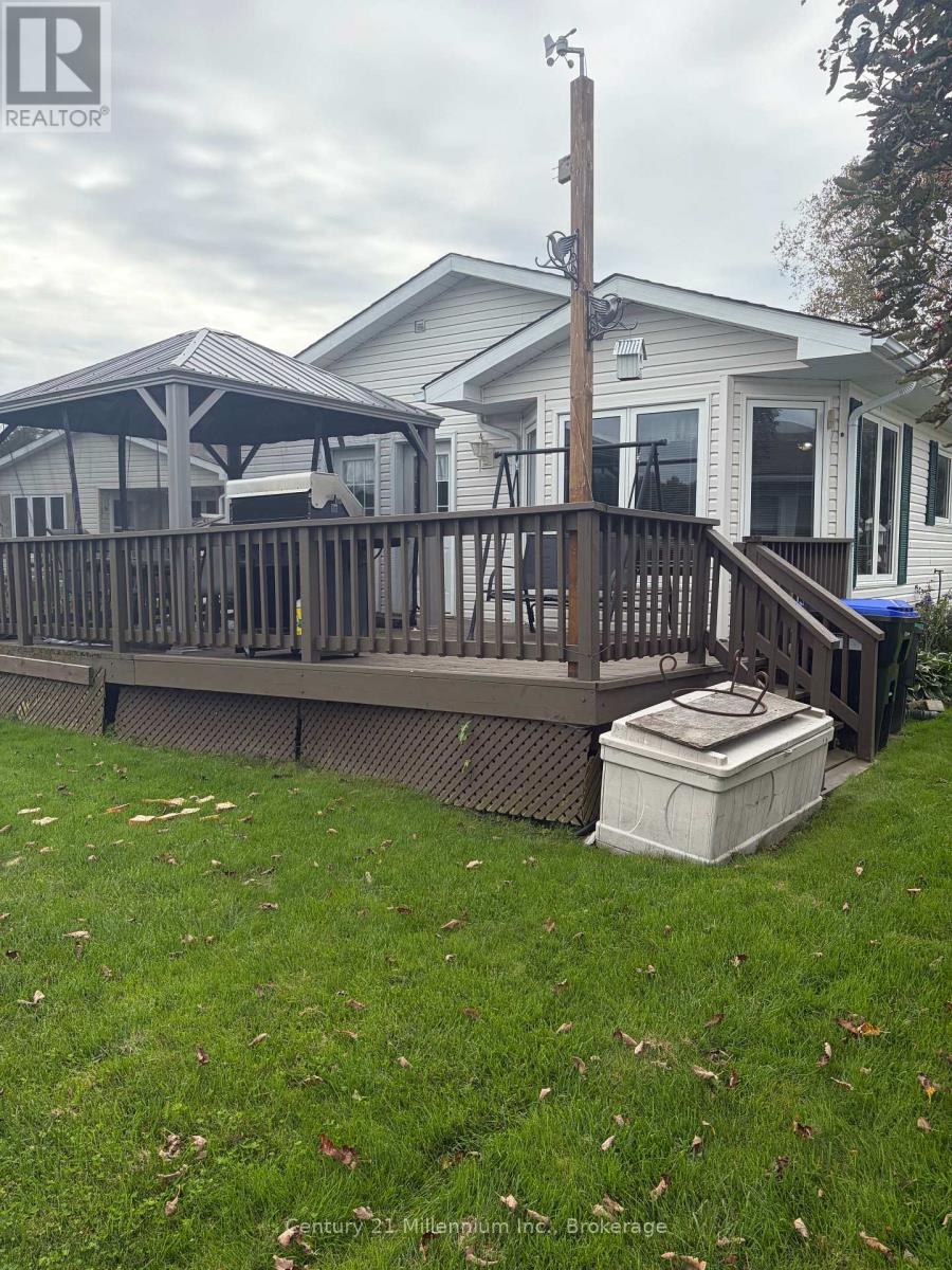 22 Indiana Avenue E, Wasaga Beach, Ontario  L9Z 3A8 - Photo 3 - S13804474