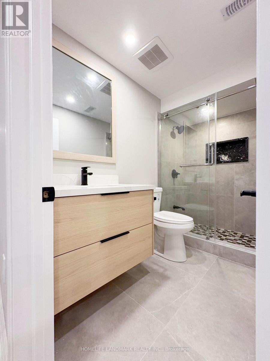 18 Halldorson Avenue, Aurora, Ontario  L4G 7Z2 - Photo 4 - N13804468