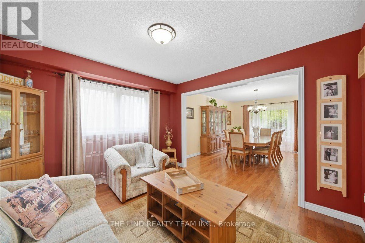 103 Allenvale Drive, Aurora, Ontario  L4G 6P8 - Photo 10 - N13804602