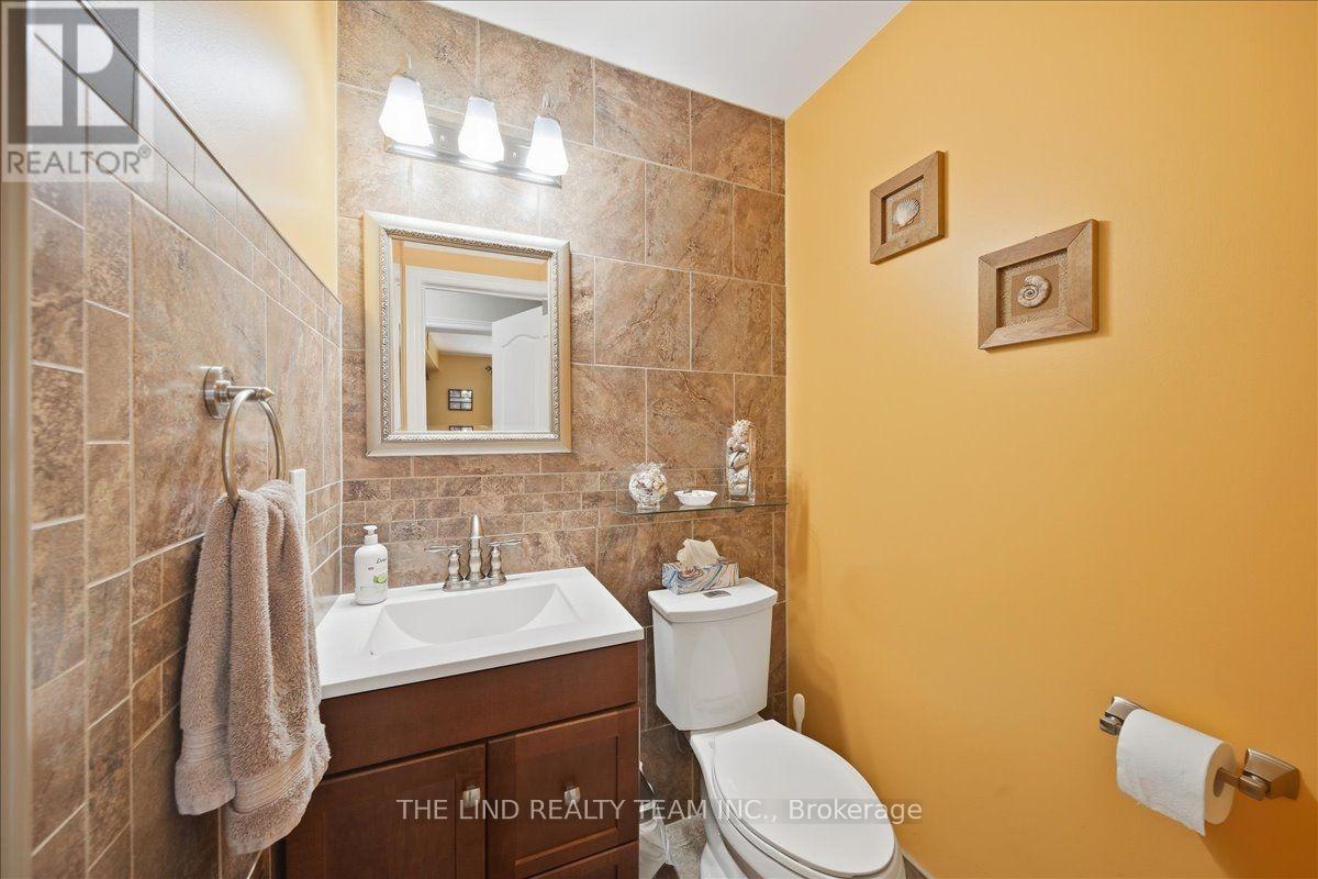 103 Allenvale Drive, Aurora, Ontario  L4G 6P8 - Photo 19 - N13804602