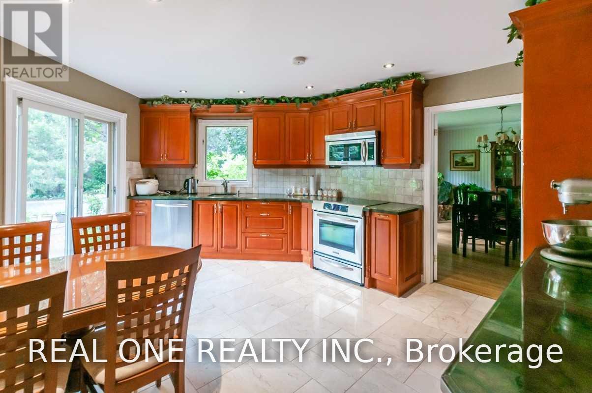 125 Briarwood Road, Markham (Unionville), Ontario  L3R 2X1 - Photo 13 - N13804604