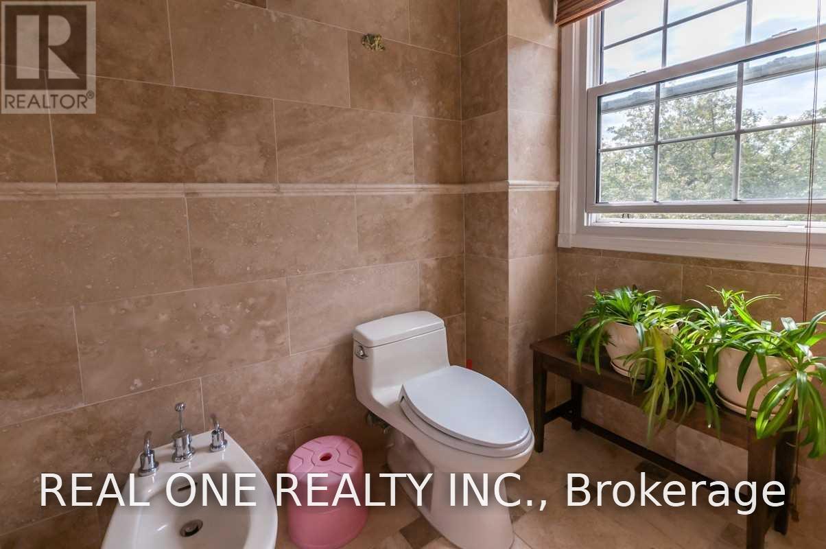 125 Briarwood Road, Markham (Unionville), Ontario  L3R 2X1 - Photo 23 - N13804604