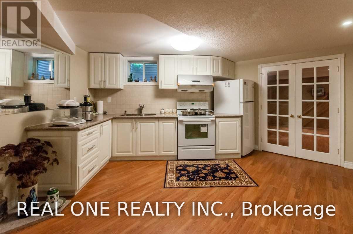 125 Briarwood Road, Markham (Unionville), Ontario  L3R 2X1 - Photo 31 - N13804604