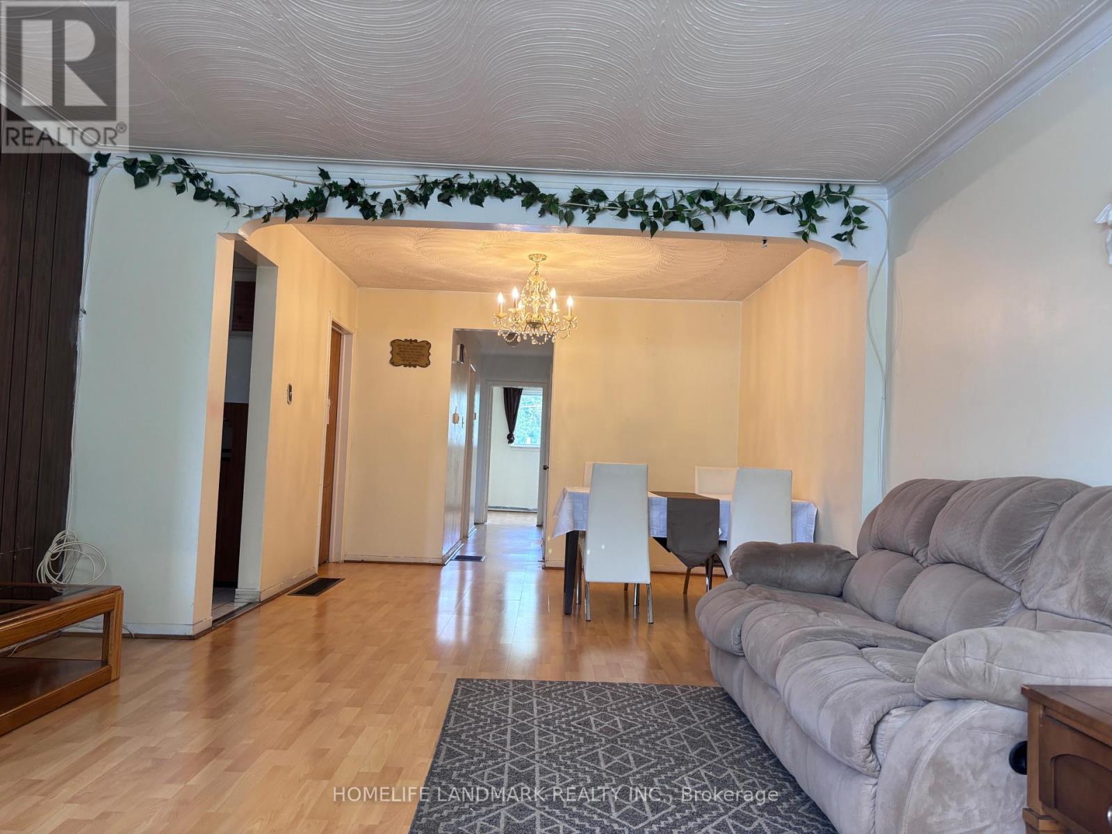 97 Tourmaline Drive, Toronto, Ontario  M1T 1X1 - Photo 2 - E13751282