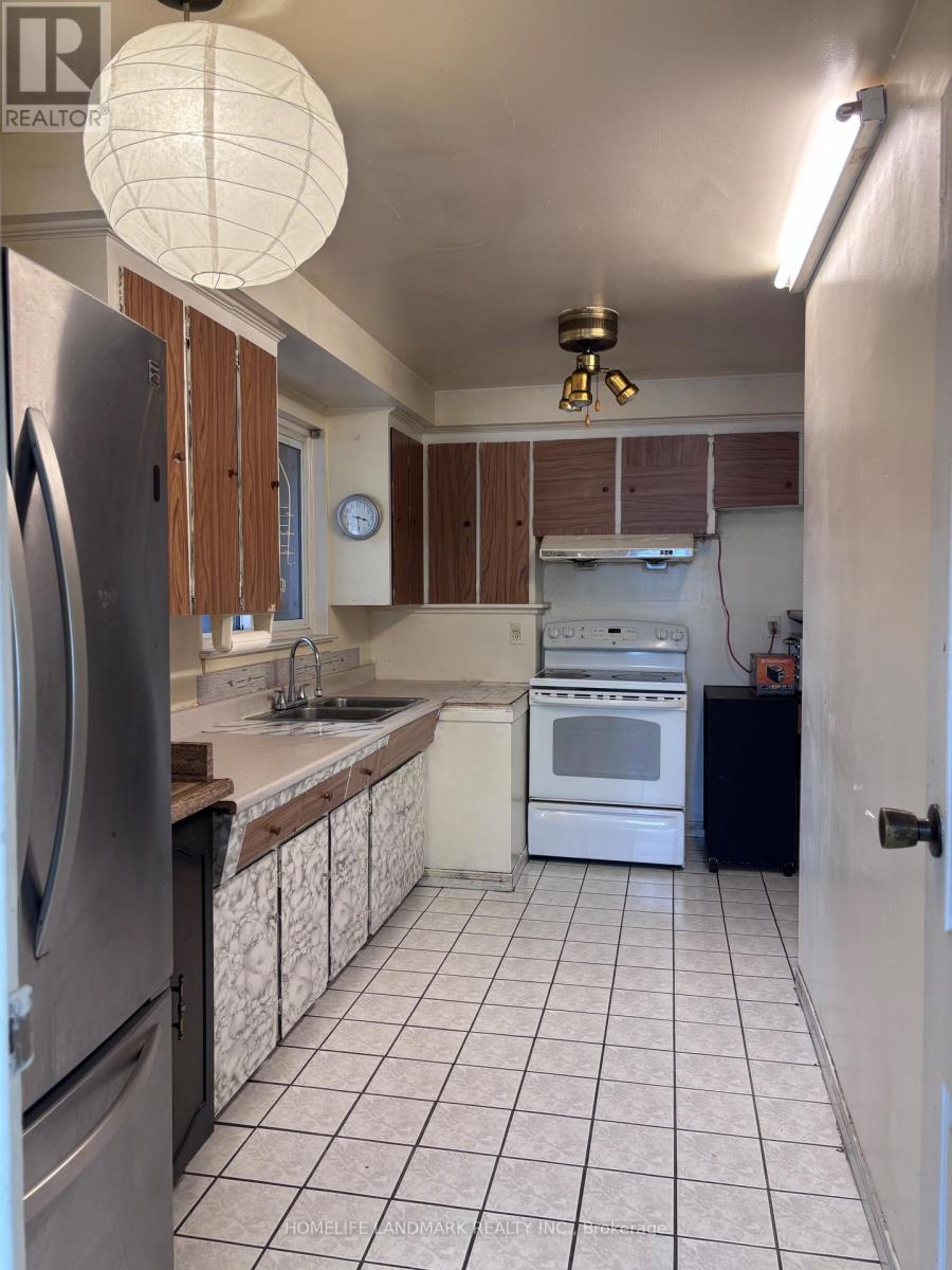 97 Tourmaline Drive, Toronto, Ontario  M1T 1X1 - Photo 3 - E13751282