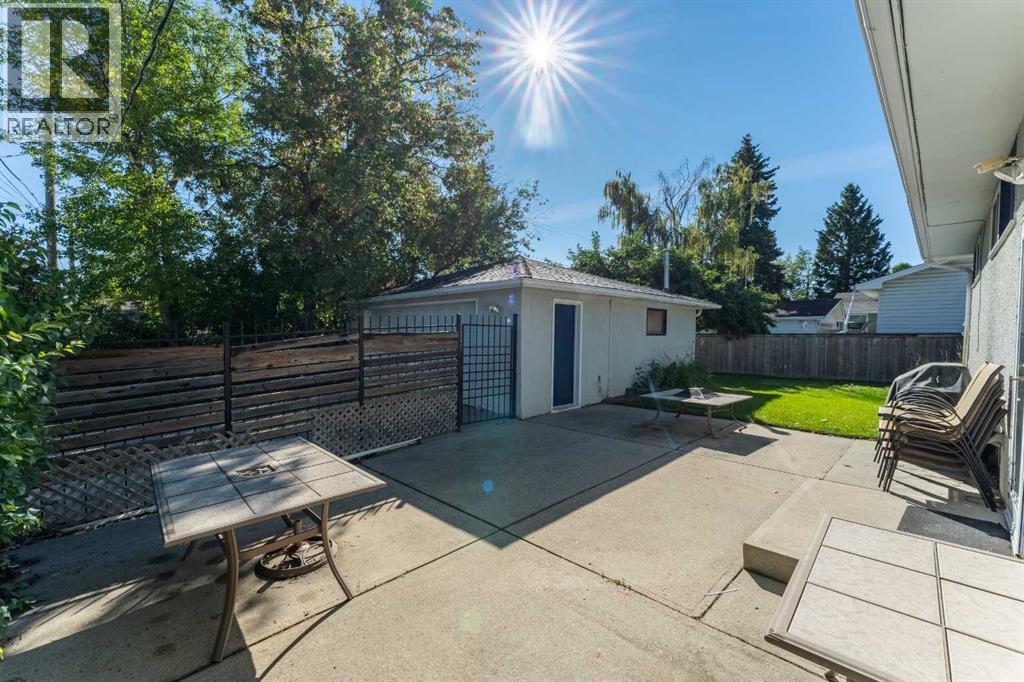 11 Winchester Crescent SW
