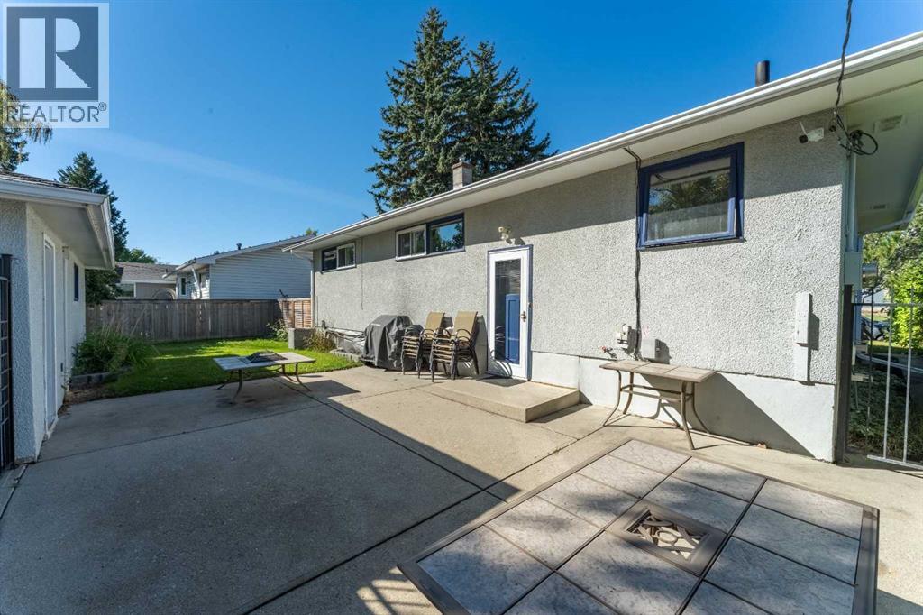 11 Winchester Crescent SW