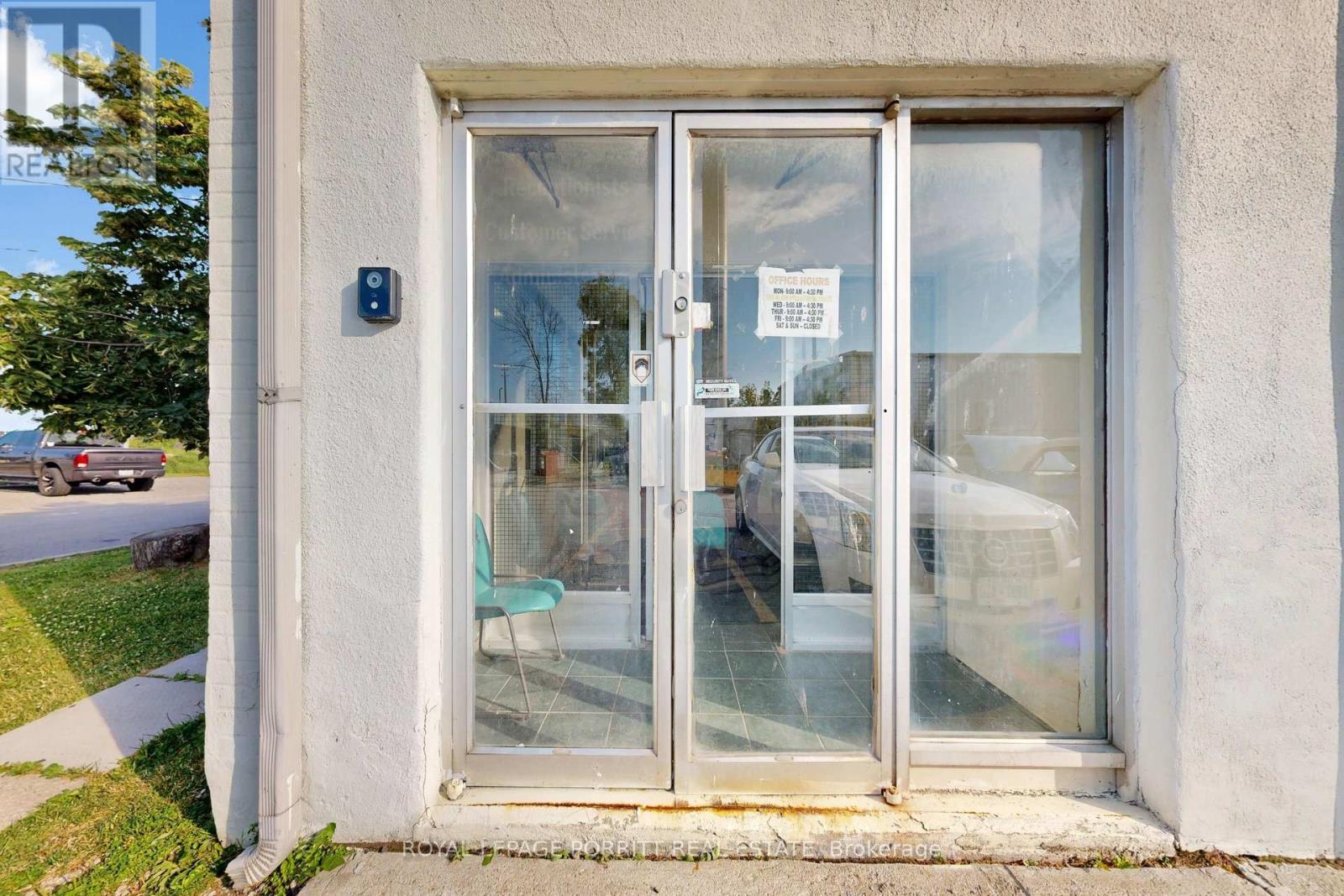1 Towns Road N, Toronto (New Toronto), Ontario  M8Z 1A1 - Photo 4 - W13533228