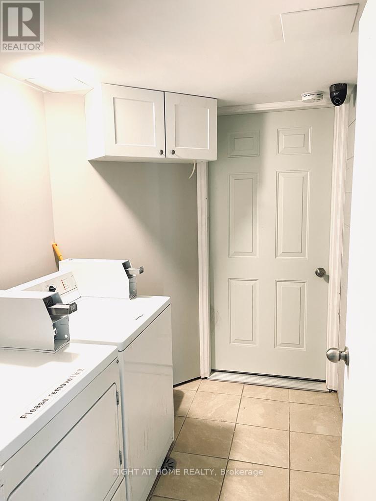 4 - 11 Donald Avenue, Toronto, Ontario  M6M 1J7 - Photo 13 - W13804446