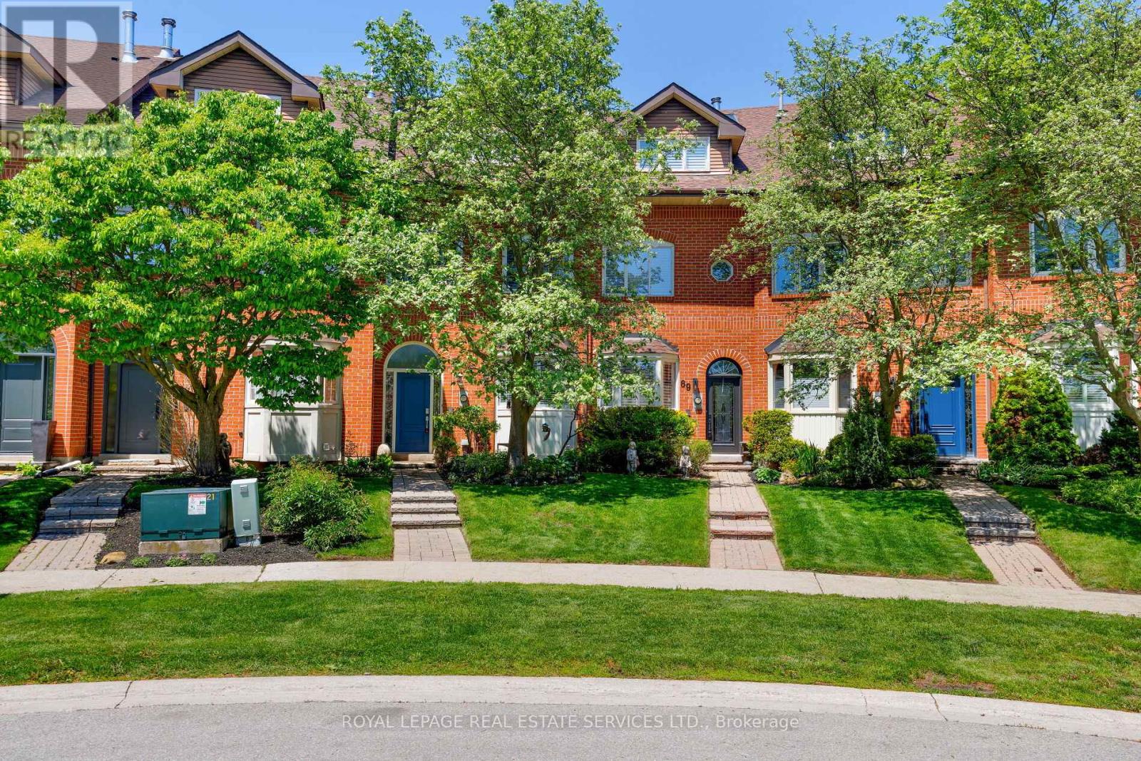 68 Tradewind Drive, Oakville, Ontario  L6L 6K8 - Photo 1 - W13804500