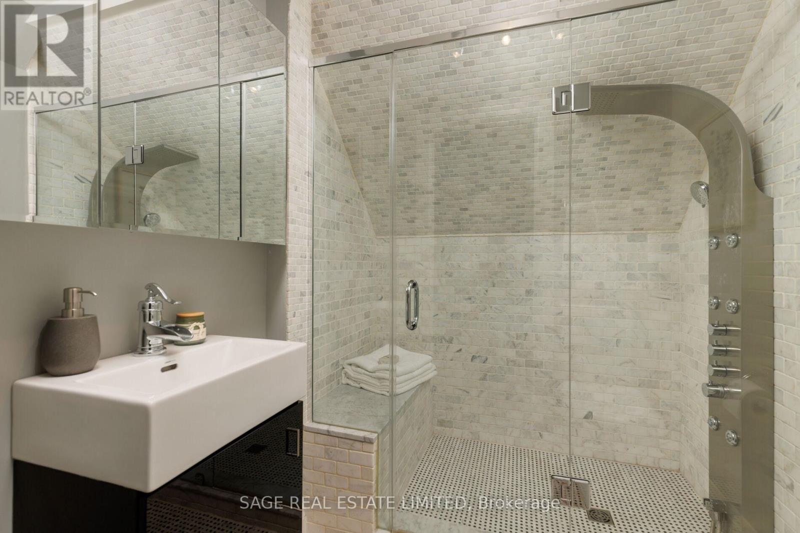 39 Loyalist Road, Toronto, Ontario  M9A 3P2 - Photo 37 - W13804516