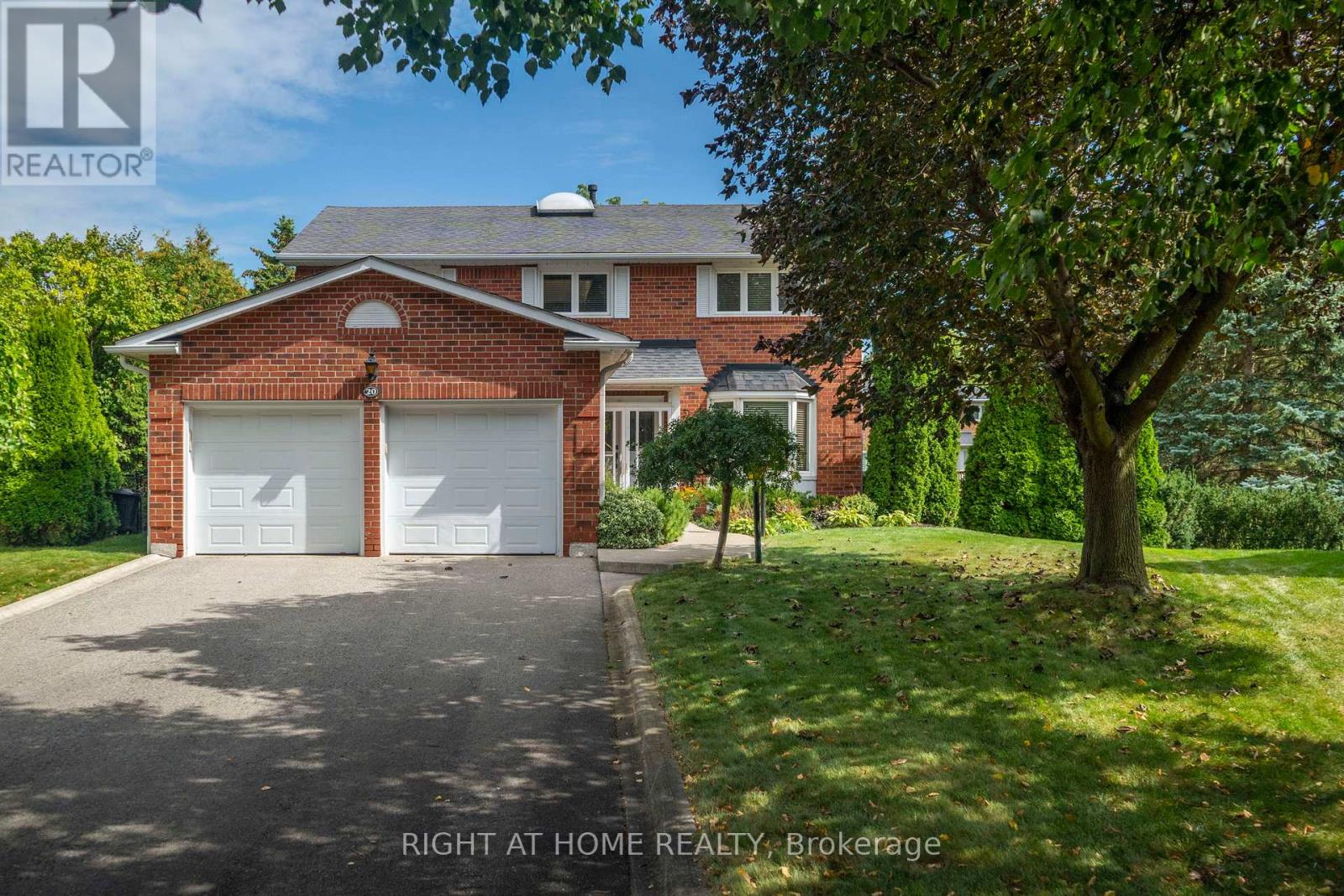 20 MOWAT COURT, Brampton, Ontario