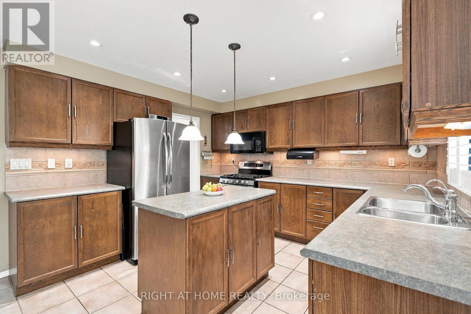 20 Mowat Court, Brampton, Ontario  L6Z 3E6 - Photo 18 - W13804520