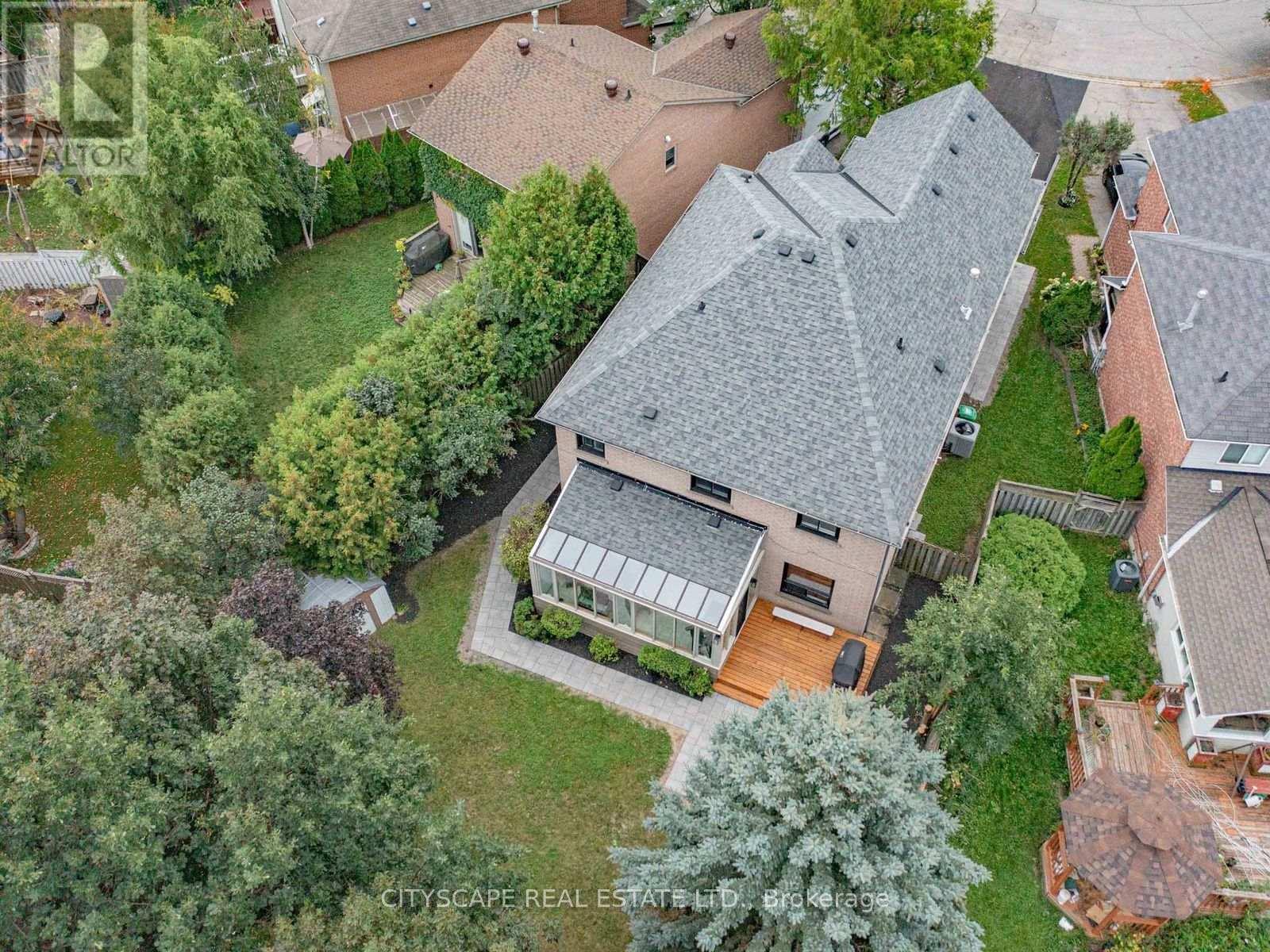 5610 Cortina Crescent, Mississauga, Ontario  L4Z 3R3 - Photo 3 - W13804532