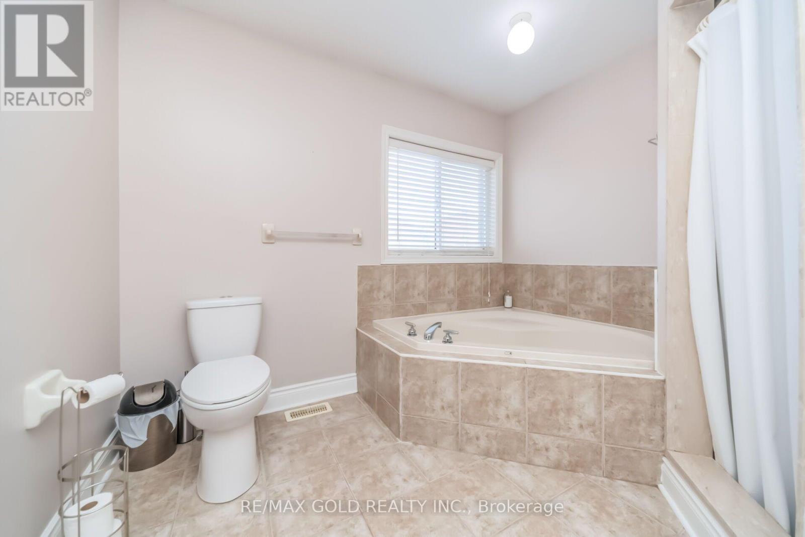 15 Newark Way, Brampton, Ontario  L7A 2V1 - Photo 18 - W13804620
