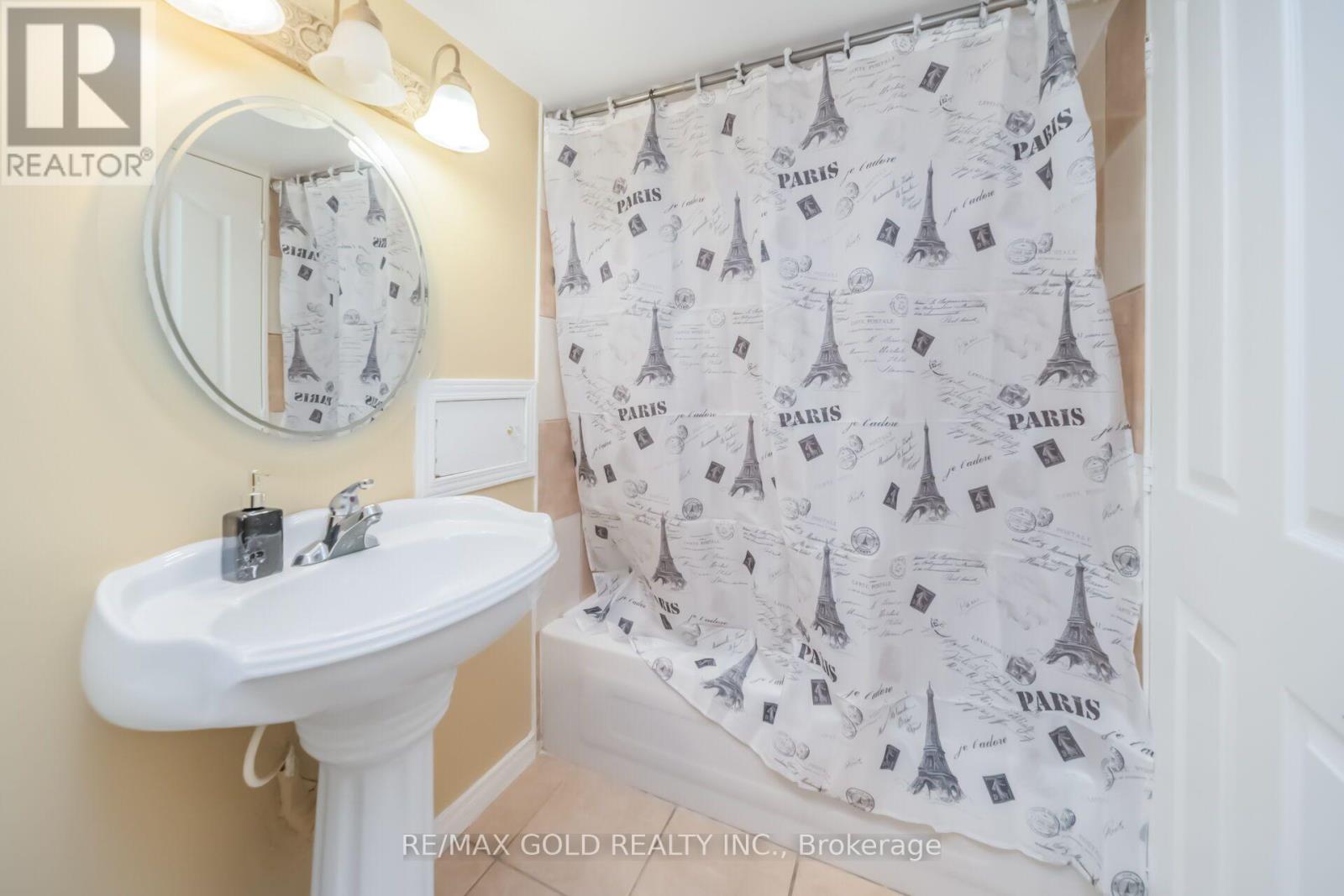 15 Newark Way, Brampton, Ontario  L7A 2V1 - Photo 37 - W13804620