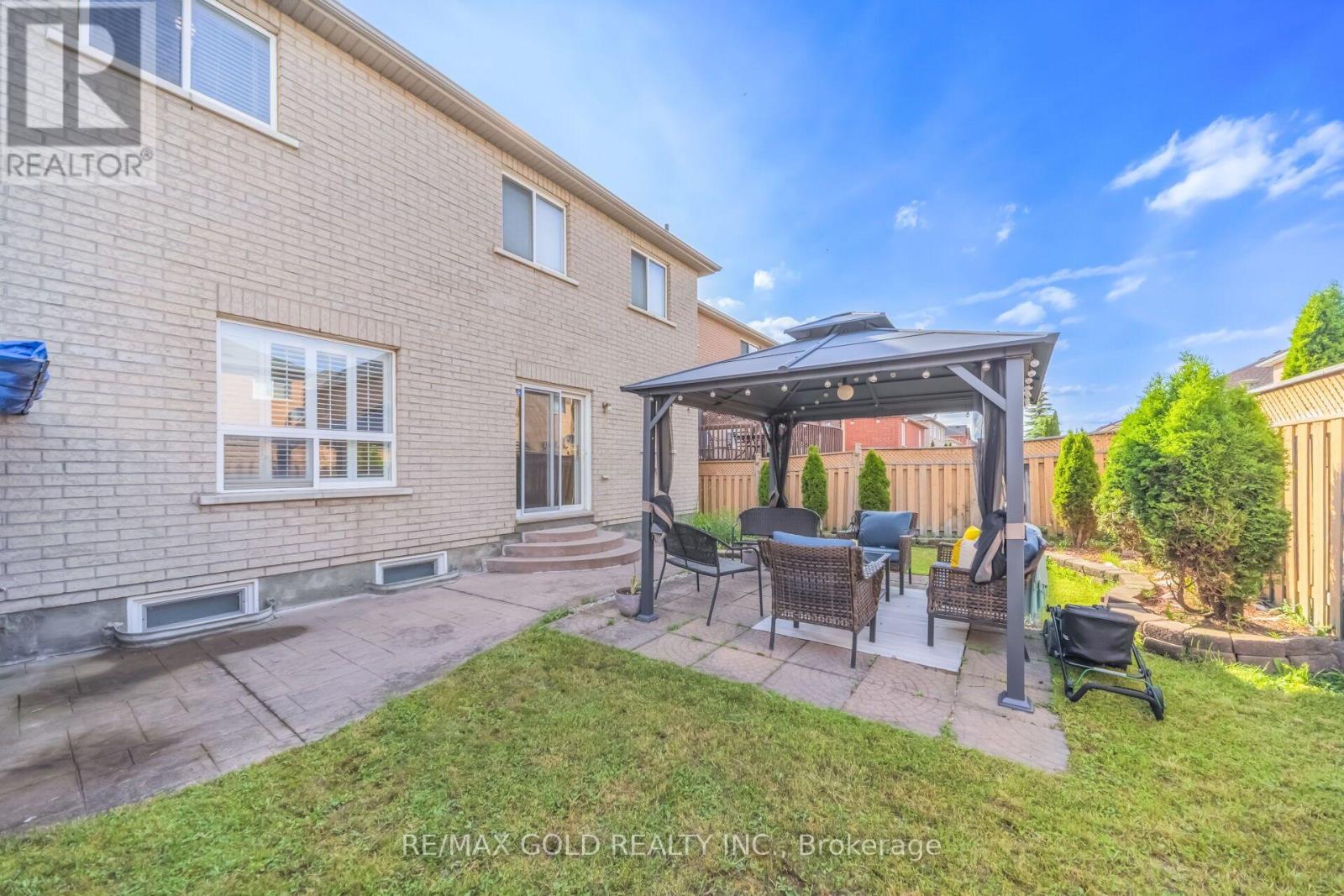 15 Newark Way, Brampton, Ontario  L7A 2V1 - Photo 40 - W13804620