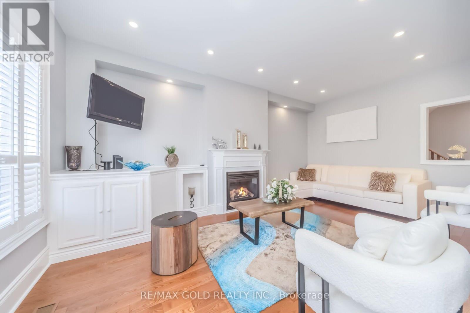 15 Newark Way, Brampton, Ontario  L7A 2V1 - Photo 6 - W13804620