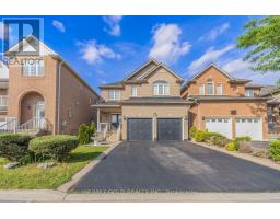 15 NEWARK WAY, Brampton, Ontario