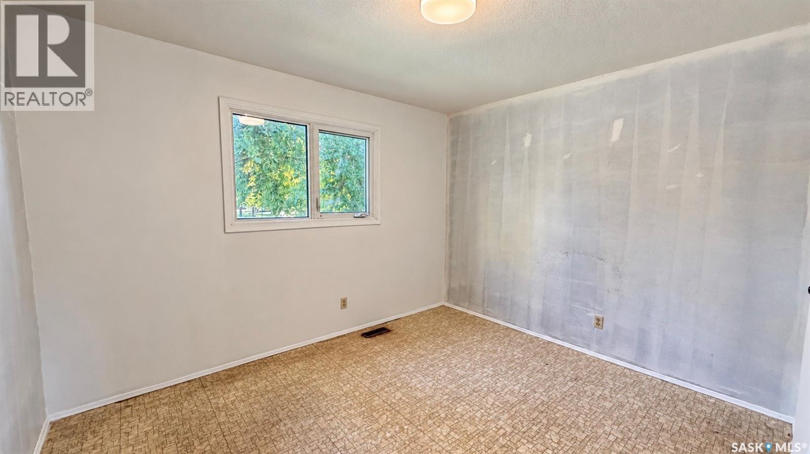 1721 H Avenue N, Saskatoon, Saskatchewan  S7L 5A5 - Photo 12 - SK048909