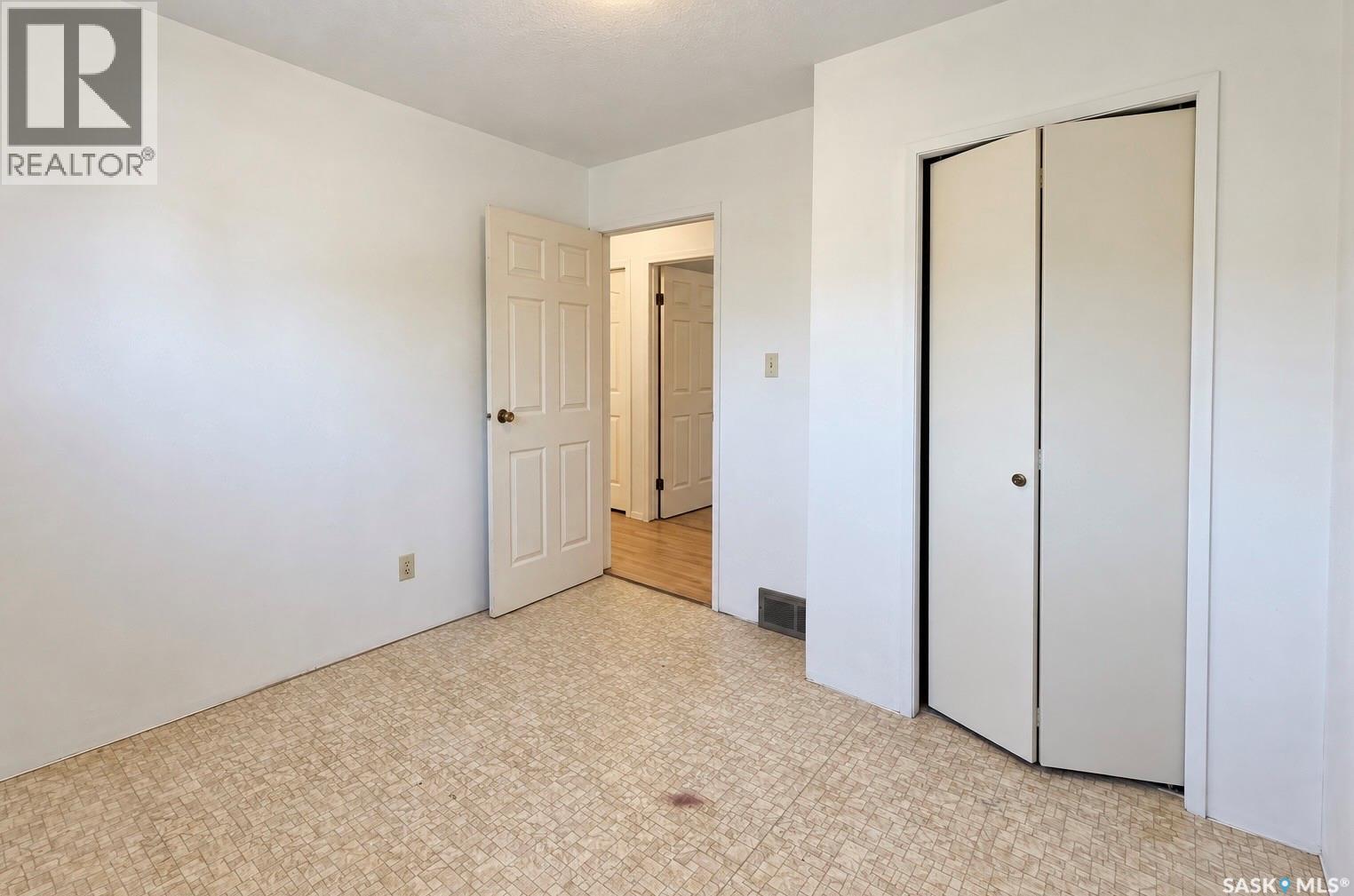 1721 H Avenue N, Saskatoon, Saskatchewan  S7L 5A5 - Photo 15 - SK048909
