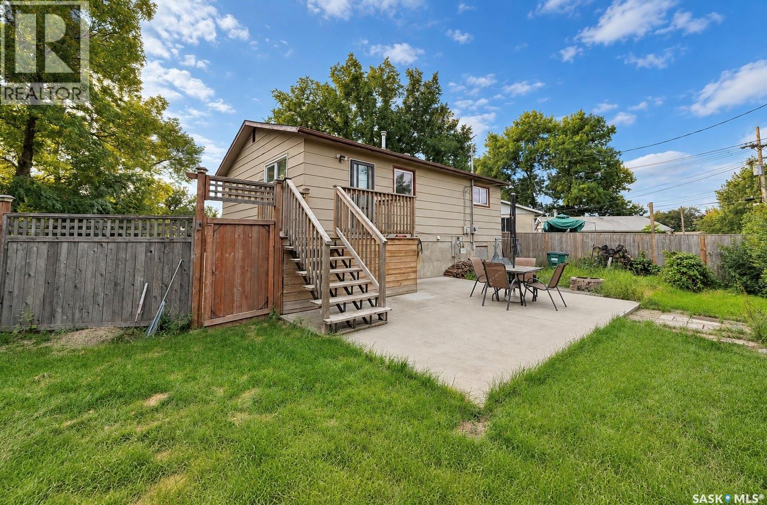 1721 H Avenue N, Saskatoon, Saskatchewan  S7L 5A5 - Photo 2 - SK048909