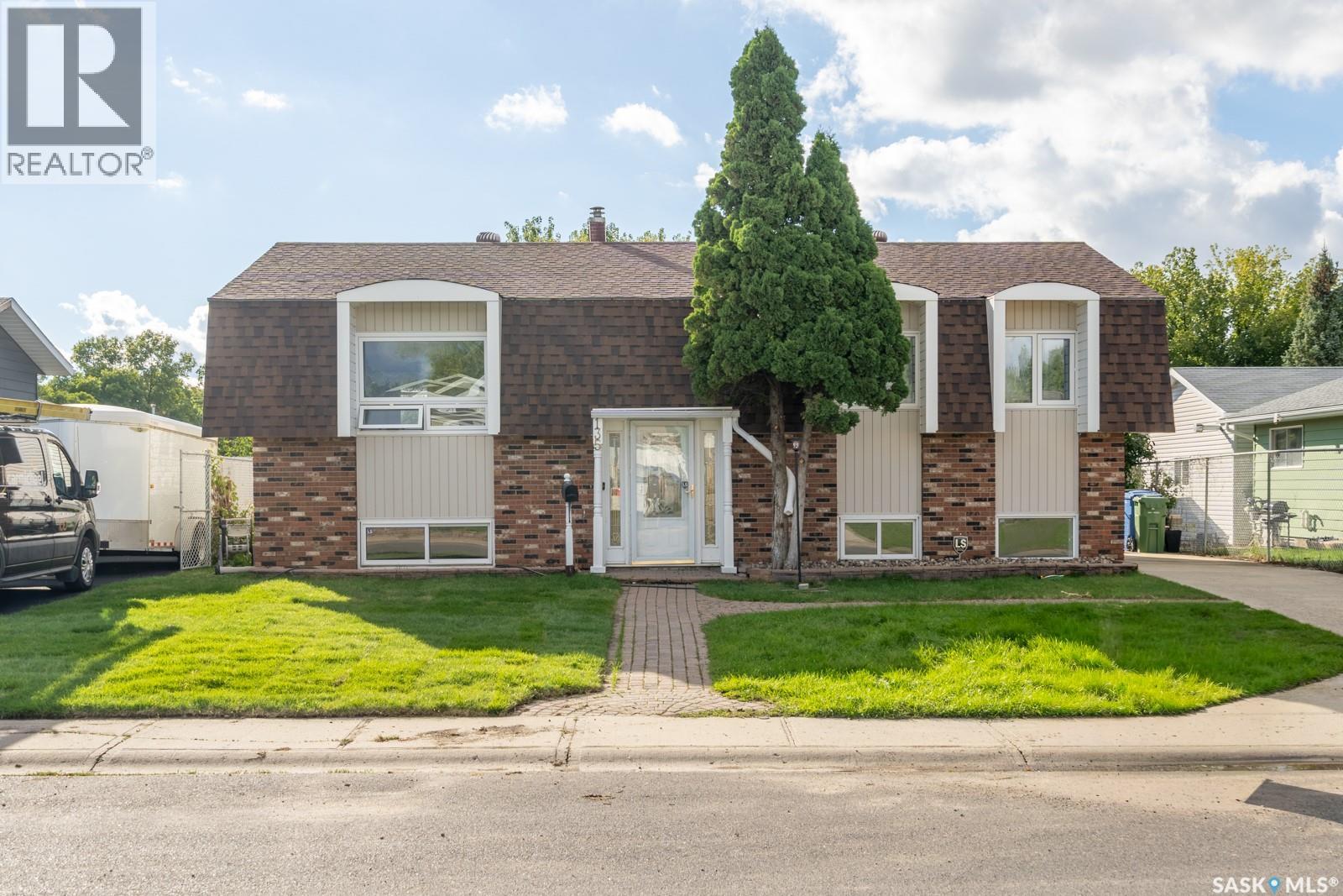 135 Fulton Drive, Regina, Saskatchewan  S4X 1A6 - Photo 1 - SK048905