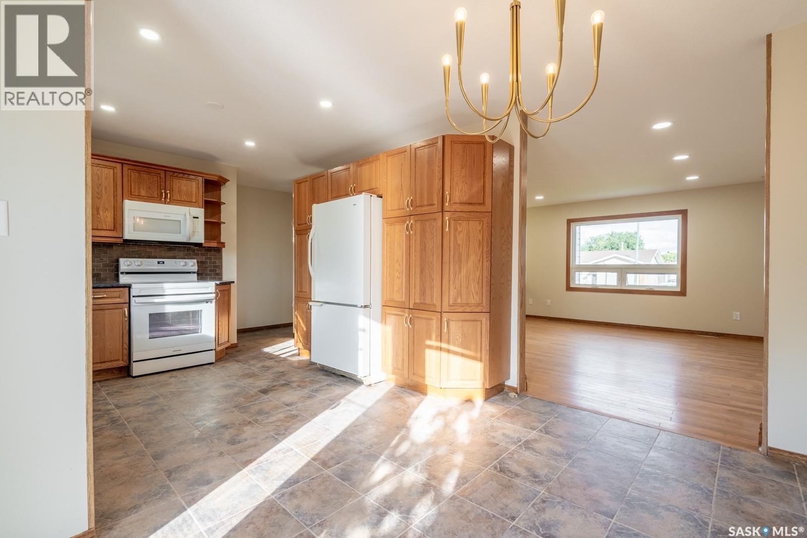 135 Fulton Drive, Regina, Saskatchewan  S4X 1A6 - Photo 8 - SK048905
