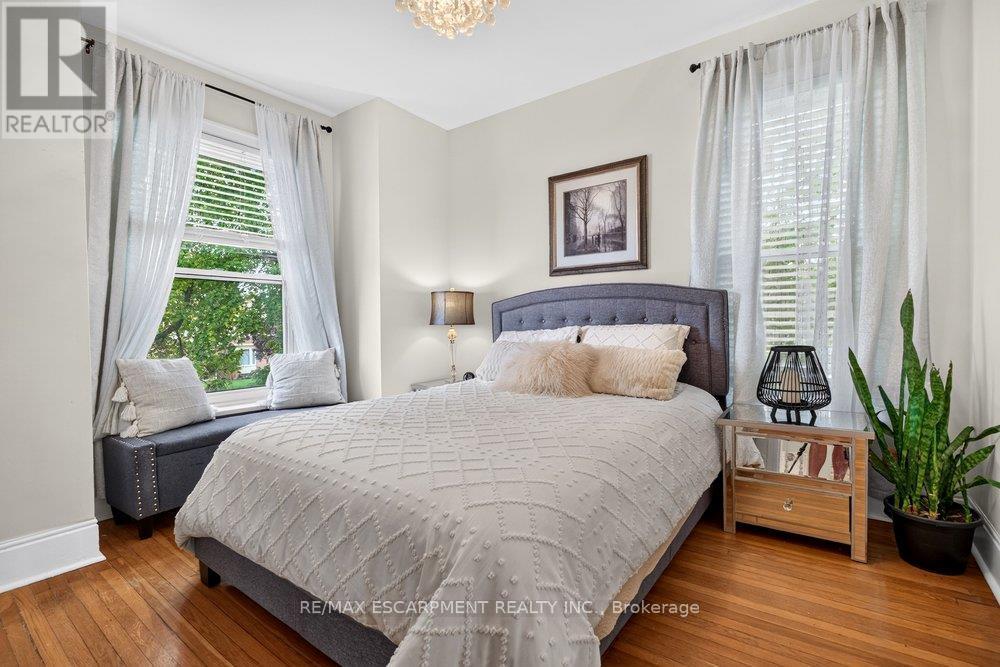 25 Book Road, Grimsby, Ontario  L3M 2M3 - Photo 38 - X13804458